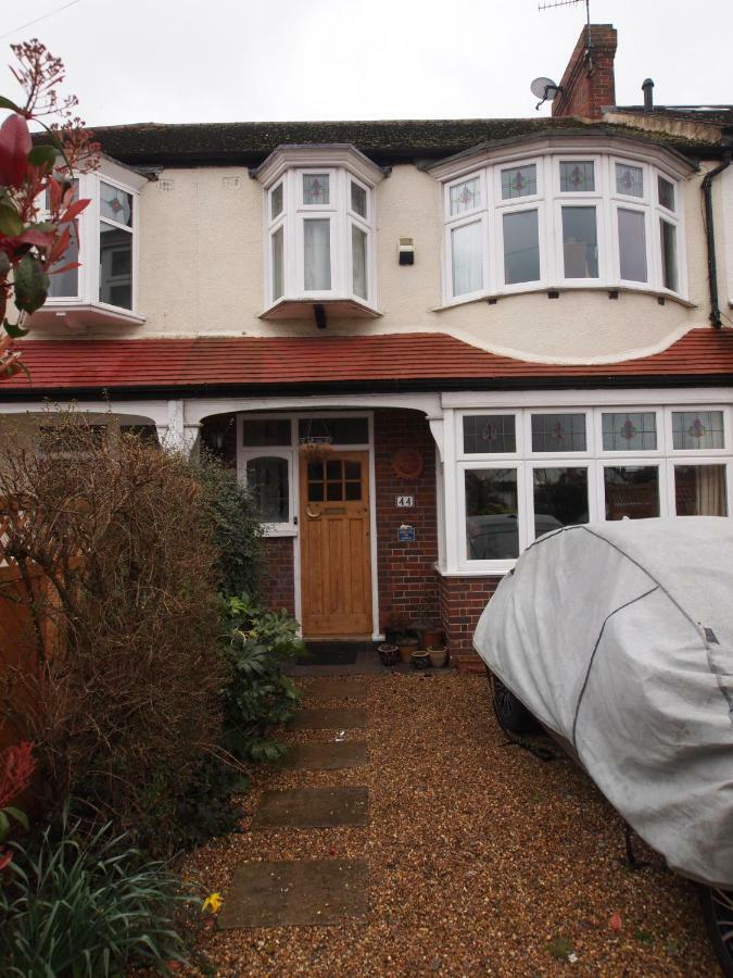 Friendly Home In South London Morden Extérieur photo